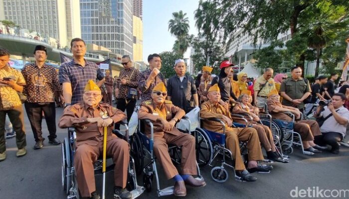 Para Veteran RI Kirab di CFD Bundaran HI: Semangat Mengabdi Tanpa Batas
