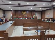 Ijazah Palsu Jokowi Jadi Bahan Sidang Eks Wamendes Vs Roy Suryo, Penundaan Menyebalkan Publik!
