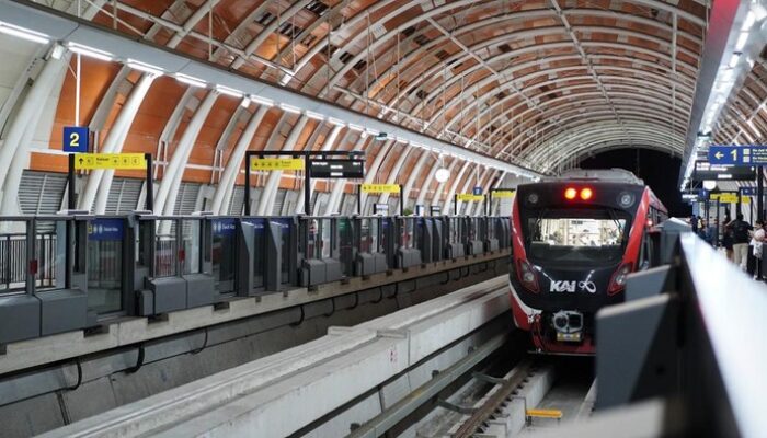 “Dari Jabodebek ke Bandung, Rute Transit LRT dan Whoosh Siap Guncang Dunia Transportasi!”