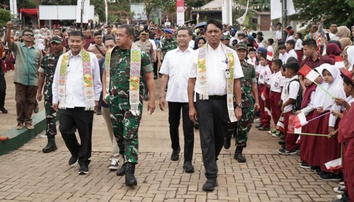 “TNI & Bank Mandiri Gencarkan Pembersihan Waduk, Solusi Cerdas untuk Jabar”