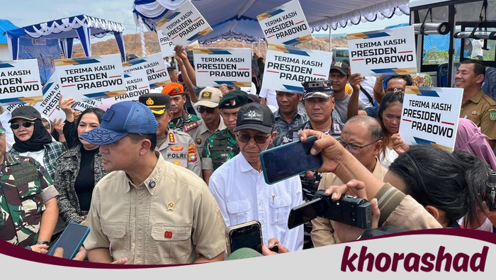 94 Sertipikat Dikucurkan oleh Mentrans, Warga Tanjung Banun Senang