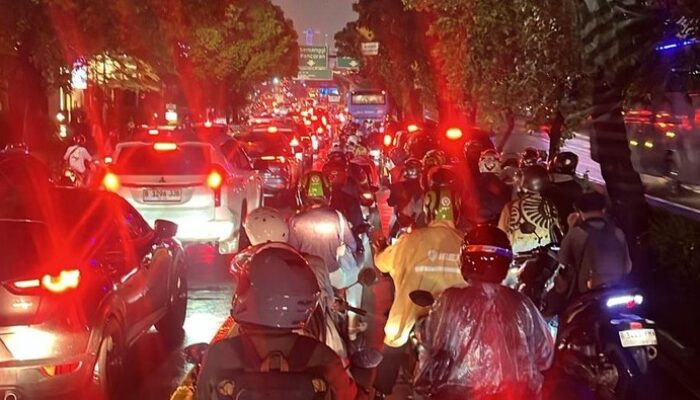 TransJ Koridor 9 Terjebak dalam Wabah Kemacetan di Kemanggisan-Pinang Ranti: Lalu Lintas Hancur?