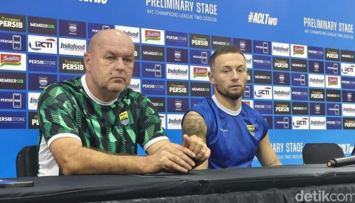 2. **”Waktu_recovery Persib Bandung di Bawah Tekanan: Bagaimana Maung Bandung Siap Hadapi Manilla Digger di ACL”**