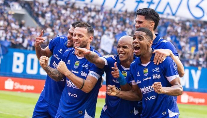 Persib Tak Bisa Pakai Jersey Baru Lawan Manilla Digger, Ini Alasannya!