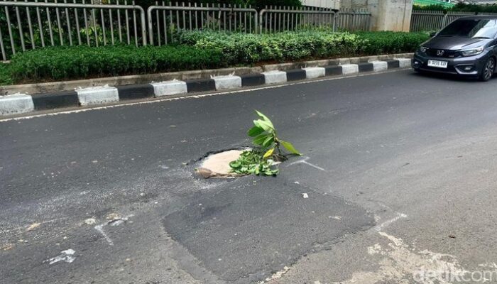 “Jelang Pilkada, Pemkot Jaksel Tuntaskan Lubang di Kapten Tendean!”