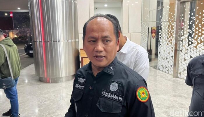 “Dirut Sritex Bantah Korupsi Kredit Bank, Namun Respons Kejagung Menyebutkan Dugaan Penyembunyian Informasi.”