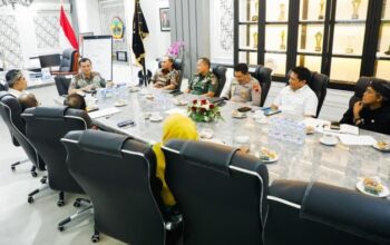 **”Patikan Kondusifitas Pati, Ahmad Luthfi Gelar Tim Pemprov untuk Layanan Masyarakat”**