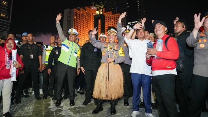 Kapolri dan Mensesneg: Momen Gembira di Panggung Rakyat HI, Sejuknya Hubungan Pemerintah-Masyarakat?