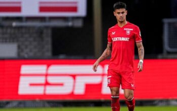 Misteri Mees Hilgers: Kenapa Belum Kembali di Skuad Twente vs PSV?