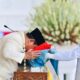 “Saat Prabowo Cium Merah Putih dengan Melati, Momen yang Menyentuh Hati Warganet”