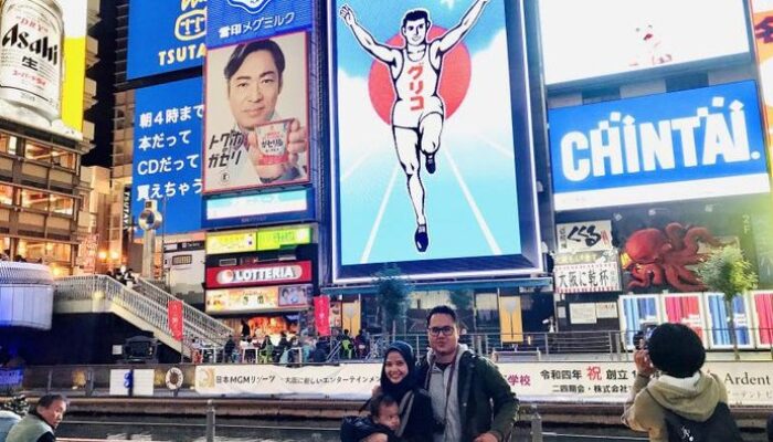 “Gedung di ‘Glico Running Man’ Osaka Dilalap Api, 2 Pemadam Tewas”