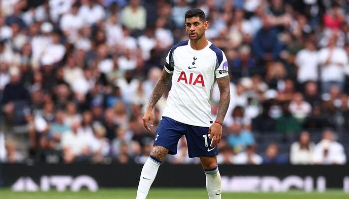 “Romero Full Senyum: Kapten Spurs yang Raup Kontrak Baru, Apakah Ini Awal dari Era Baru?”