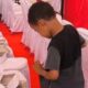 Viral 2 Bocah SD di Gowa Kumpulkan Sisa Kue Pejabat Usai Perayaan HUT RI ke-80, Ini Kebohongan atau Kisah Inspiratif?
