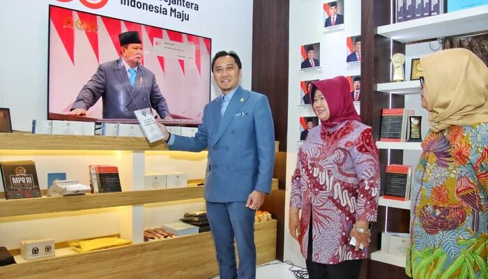 **Pameran MPR-BGN di Kompleks Parlemen: Peringatan Hari Konstitusi yang Penuh Edukasi**