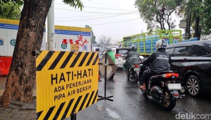 “Galian Abadi Bikin Macet di Jakarta: Krisis Lalu Lintas Menjadi-jadi!”