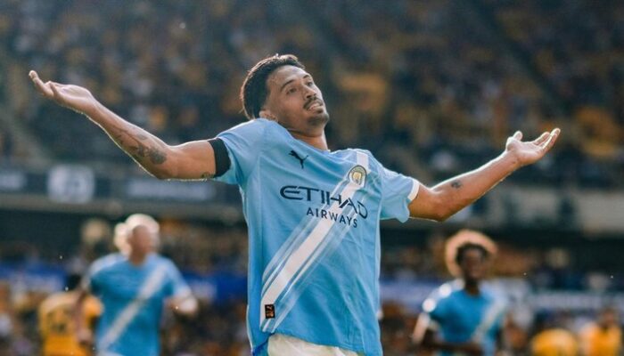 “Carragher: Man City Siap Goyang Takhta Liverpool Musim Depan!”