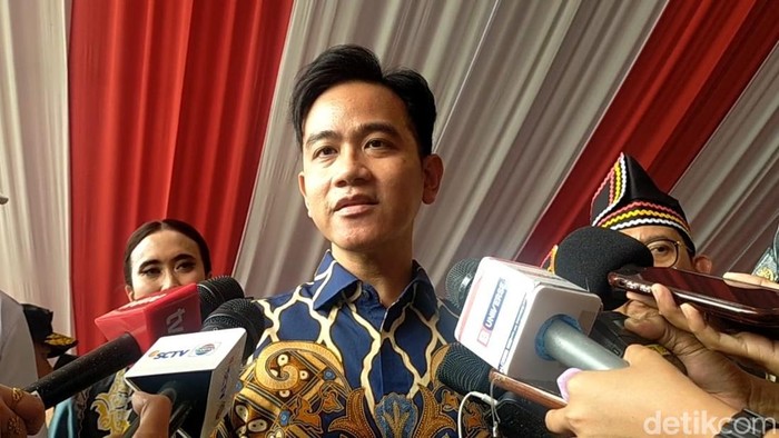 [Gibran Berbicara: Ini Respons Menjelajahi Pacu Jalur di Riau!]