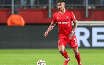 Hilgers Belum Dimainkan, Pelatih Twente Jadi Sorotan Kritik!