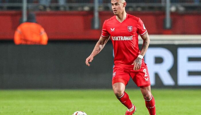 Hilgers Belum Dimainkan, Pelatih Twente Jadi Sorotan Kritik!