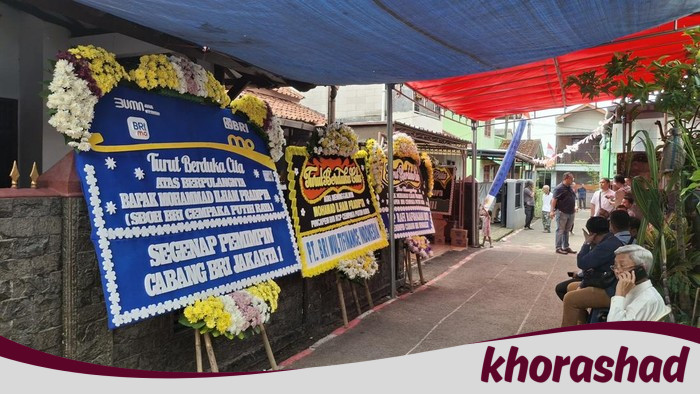 Duka Mendalam: Karangan Bunga Berjejer di Rumah Bank Kacab yang Tewas Usai Diculik, Tragedi yang Mengguncangkan