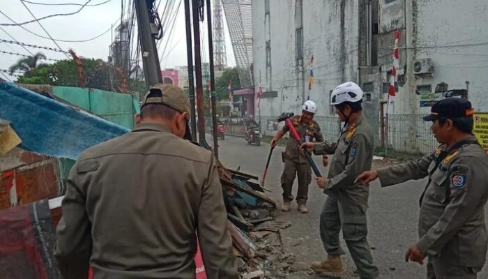 Satpol PP Depok Bongkar 17 Bangunan Liar di Harjamukti, Gugurkan Wajah Kota Depok