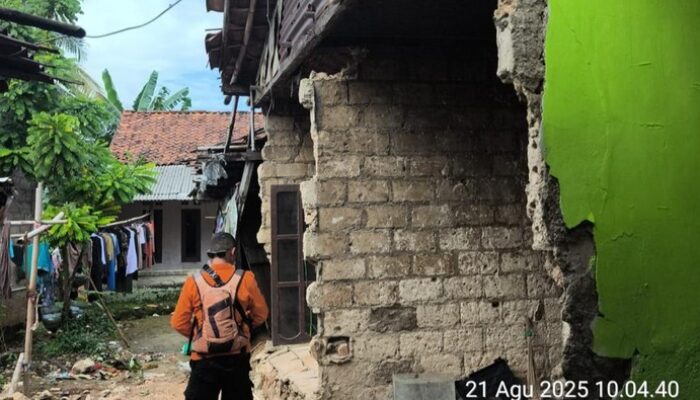 1 Rumah Warga di Bogor Rusak Berat Akibat Gempa Bekasi – Alternatif 2