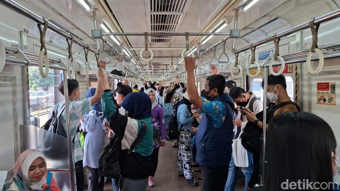 Tertinggal Barang di KRL? Ketahui Cara Lapor yang Tepat dan Cepat!