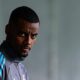 Isak Latihan Sendirian di Markas Newcastle: Tanda-tanda Perubahan?