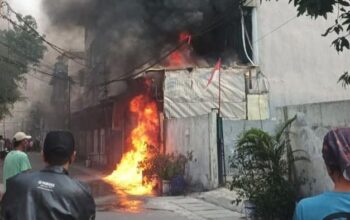Api Menyerang Ruko Grogol, Jelang Tahun Baru Kebakaran Meneror Jakbar