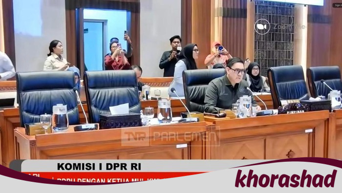 Saat Demo Bergejolak, Komisi I DPR Tetap Rapat: Apakah Mereka盲akan Realitas?