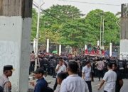 “Dari Belakang DPR, Mahasiswa Berikan Aspirasi yang Beda dari Massa yang Ricuh!”
