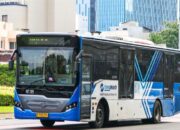 **TransJakarta Terkena Imbas Demo DPR, Beberapa Rute Terhenti**