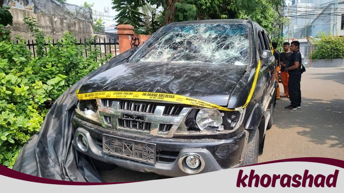 Masyarakat Slipi Diamuk Massa, Penampakan Mobil Lurah yang Rusak Jadi Topik Panas