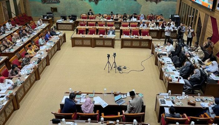 “Wajib Diperhatikan: Legislator Kembali Soroti Kondisi Sekolah Tanpa WC”