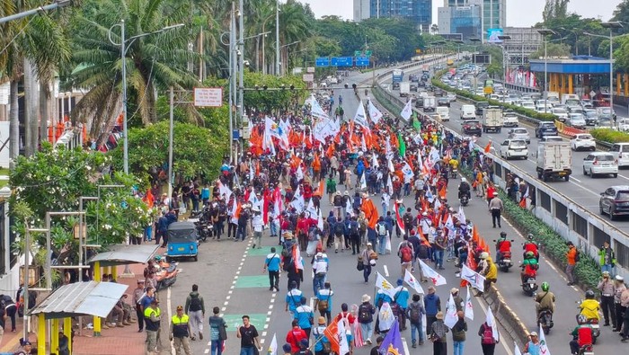 Demo Makan Pendidikan? Disdik DKI Pilih Belajar dari Rumah untuk Siswa Lokal!