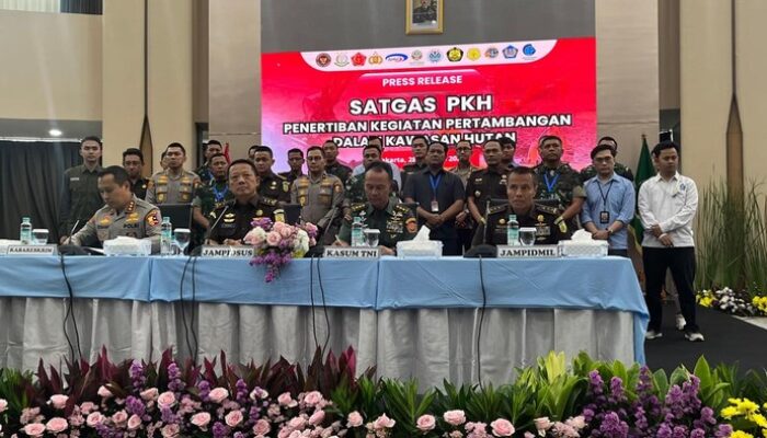 **Tambang Ilegal Merusak 4,2 Juta Hektare Hutan, Satgas PKH Geram!**