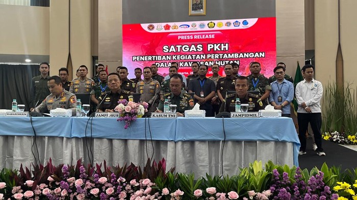 **Tambang Ilegal Merusak 4,2 Juta Hektare Hutan, Satgas PKH Geram!**