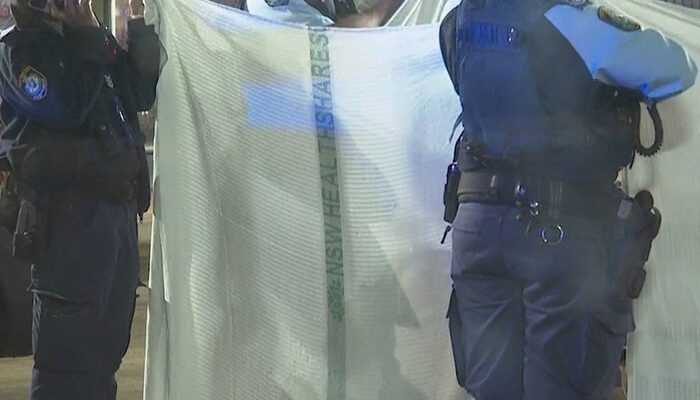Dunia Hari Ini: Seorang Remaja Sydney Tewas Ditusuk di Terminal Bus – Alternatif 2