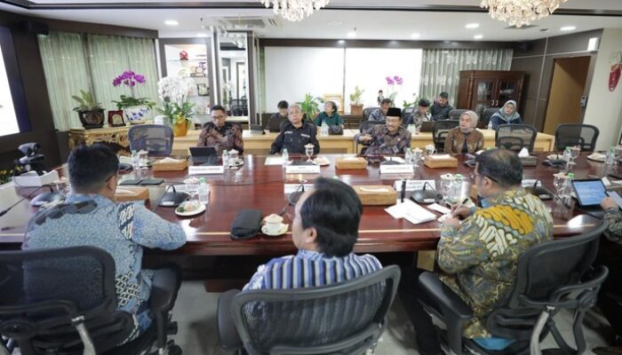 “Kemensos & Kemenekraf: Mewujudkan Generasi Kreatif Melalui Sekolah Rakyat”