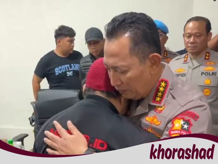 Kapolri Peluk dan Minta Maaf ke Keluarga Ojol yang Tewas Dilindas Rantis - Update 2