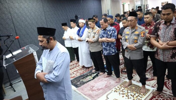 Polri Berikan Salat Gaib untuk Affan Kurniawan, Tragedi Ojek yang Mencekam