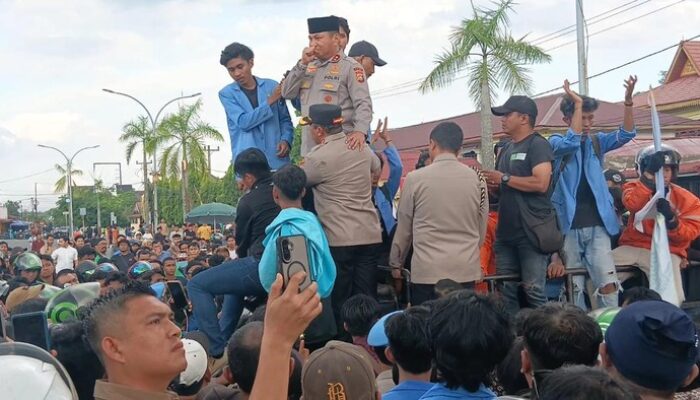 Kapolda Riau Ajak Ojol dan Mahasiswa Diskusi, Demo Berlangsung Tanpa Konflik