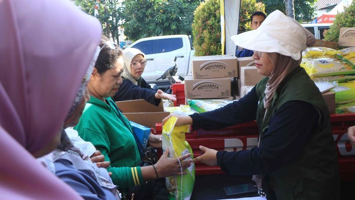 Pemkot Tangerang Serbu Krisis Pangan, Salurkan 16 Ton Beras Murah untuk Masyarakat!