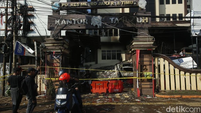 Adakah Penembakan Saat Ricuh? Kapolres Bantah, Masyarakat Bertanya