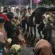 Warga Tabur Bunga-Doa Bersama di Lokasi Affan Kurniawan Tewas Dilindas: Solidaritas dalam Duka