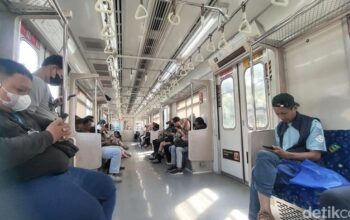 “Menjelang Subuh, KRL Bogor-Jakarta Kota Tersohor Kebalikan dari Biasanya”