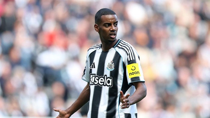 Isak Datang, Benarkah Ini Solusi Jangka Panjang untuk Liverpool?