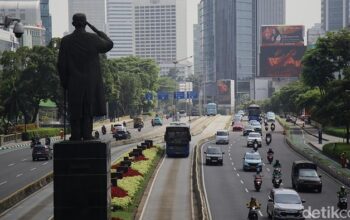 “Demo Maraton Jakarta: Senin Pagi yang Berbeda, Apakah Ini Tanda Perubahan Besar?”