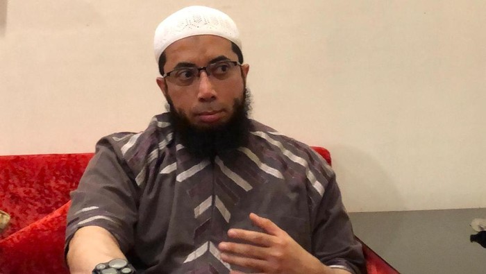 Ustaz Khalid Basalamah Tak Hadir Sebagai Saksi Kuota Haji, KPK Pastikan Panggil Ulang