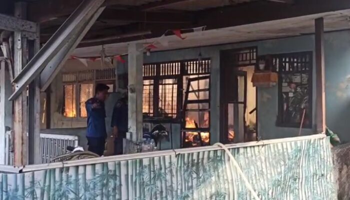 Warga Asrama Polisi Serpong Ditinggal Api, Ngungsi ke Kecamatan
